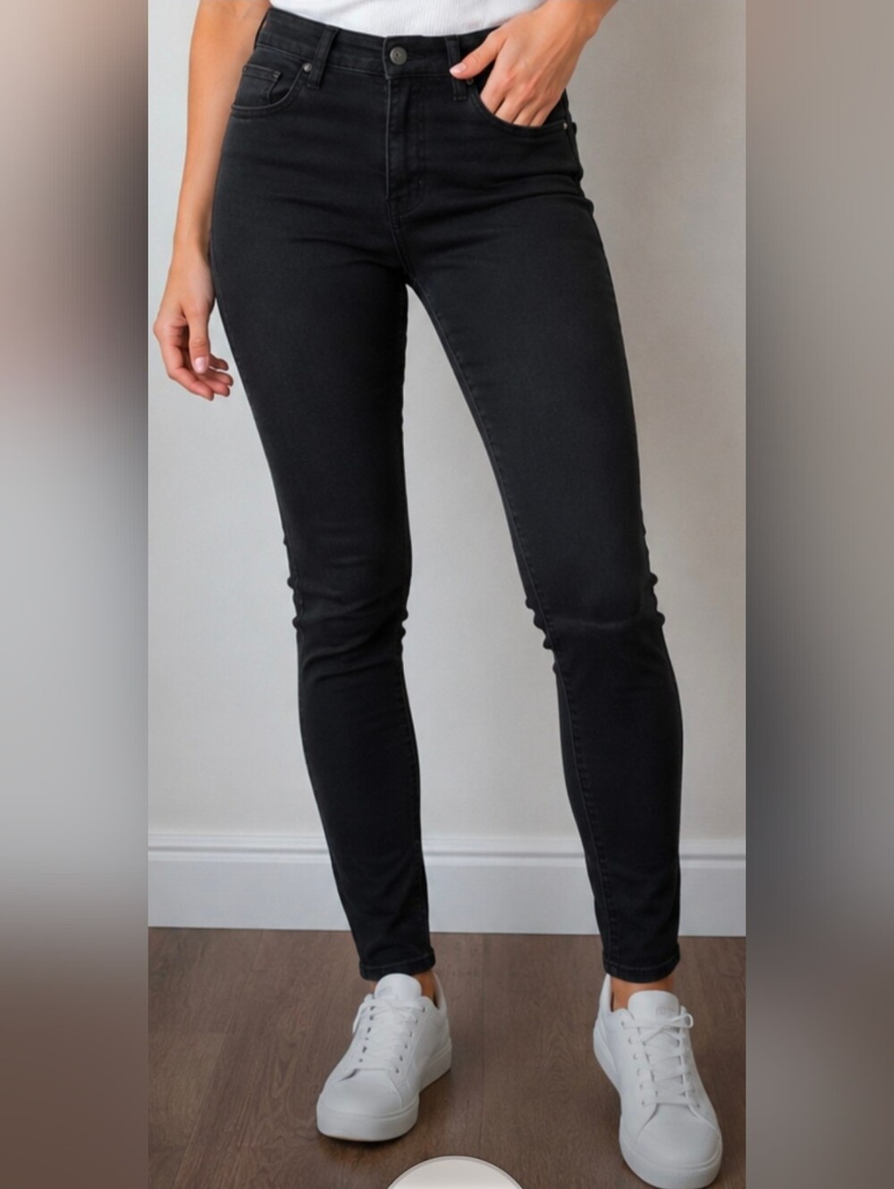 Levi's 311 Black Skinny Jeans Size 27